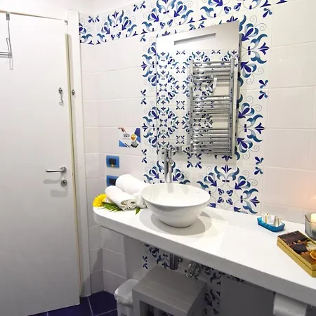 Nana Bed & Breakfast 4*