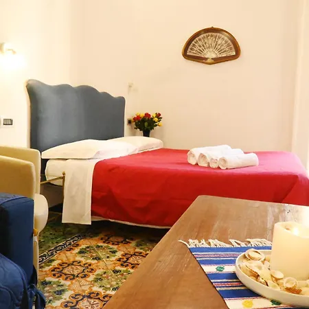 Nana Bed & Breakfast 4*