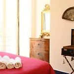 Bed and breakfast Nana 4*